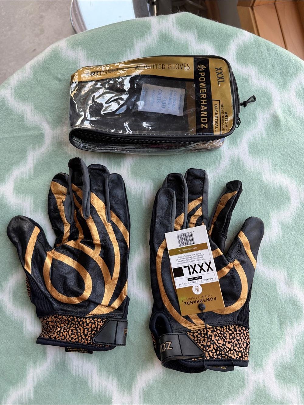 NWT Powerhandz XXXL Black and Gold weighted Basketball AntiGrip Training Gloves